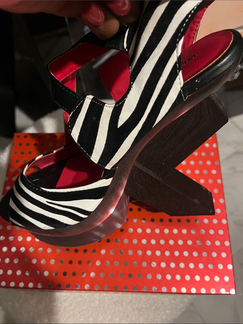 Zebra-Print Platform Sandals with Red Insole and Black Straps - Picture 5 of 6